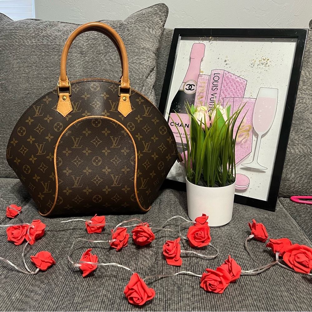 Louis Vuitton Brown and Tan Monogram Bag, Ellipse MM - Picture 2 of 11